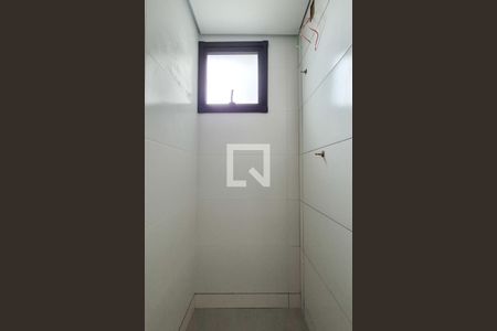 Banheiro da suíte de apartamento à venda com 2 quartos, 45m² em Vila Progresso, Santo André