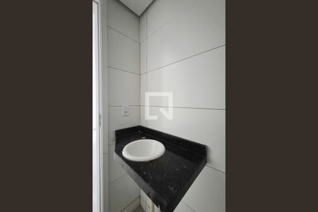 Banheiro de apartamento à venda com 2 quartos, 43m² em Vila Progresso, Santo André