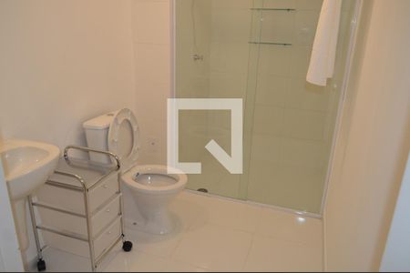 Banheiro de kitnet/studio para alugar com 1 quarto, 37m² em Vila Mariana, São Paulo