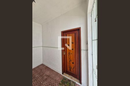 Entrada  de casa para alugar com 2 quartos, 170m² em Bento Ribeiro, Rio de Janeiro