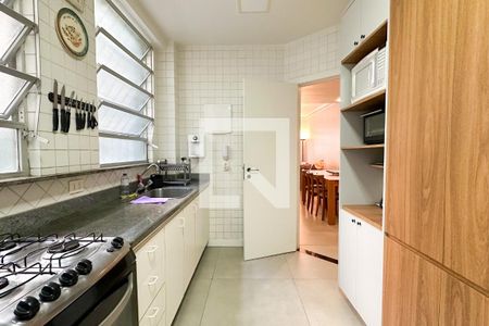 Cozinha de apartamento à venda com 2 quartos, 140m² em Leme, Rio de Janeiro