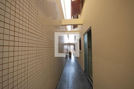 Corredor de casa para alugar com 3 quartos, 220m² em Vila Nova Mazzei, São Paulo
