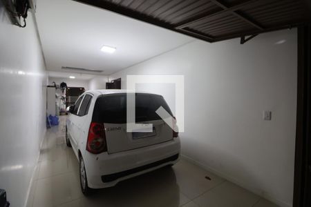 Garagem de casa à venda com 3 quartos, 170m² em Fátima, Canoas