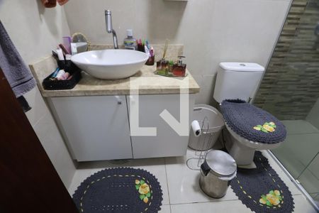 Banheiro suíte 1 de casa à venda com 3 quartos, 170m² em Fátima, Canoas