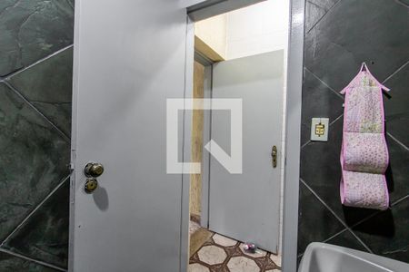 Lavabo de casa à venda com 2 quartos, 120m² em Vila Araguaia, São Paulo