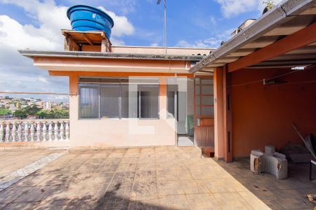 Quintal de casa para alugar com 2 quartos, 114m² em Parque Santa Rita de Cassia, Cotia