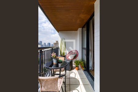 Varanda  de apartamento à venda com 3 quartos, 105m² em Real Parque, São Paulo