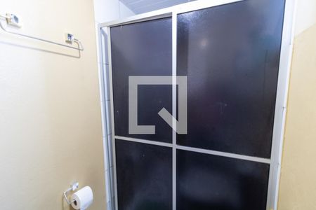 Banheiro de apartamento à venda com 2 quartos, 43m² em Vila Nova, Porto Alegre