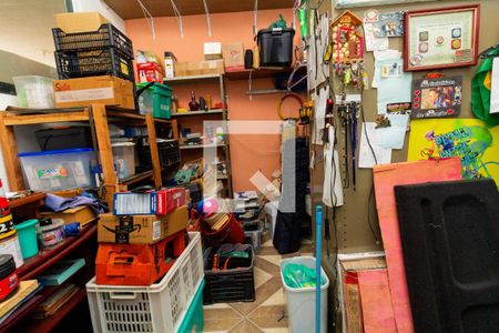 Casa à venda com 280m², 8 quartos e 5 vagasQUARTINHO DA BAGUNÇA E BANHEIRO