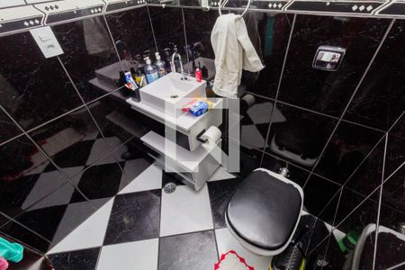 Casa à venda com 280m², 8 quartos e 5 vagasCASA 3: BANHEIRO