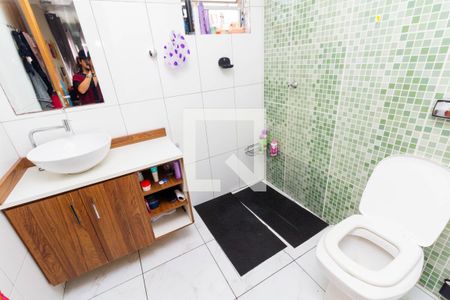 Casa à venda com 280m², 8 quartos e 5 vagasCASA 4: BANHEIRO