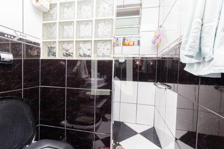 Casa à venda com 280m², 8 quartos e 5 vagasCASA 3: BANHEIRO