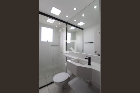 Banheiro da Suite de apartamento à venda com 2 quartos, 50m² em Jardim Guanabara, Belo Horizonte