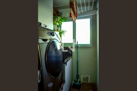 Área de serviço de apartamento à venda com 2 quartos, 68m² em Santo Antônio, Porto Alegre