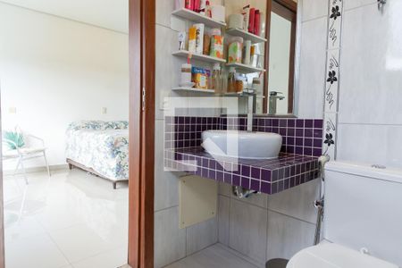 Banheiro da Suíte 1 de casa de condomínio à venda com 2 quartos, 295m² em Aconchego da Serra, Itabirito