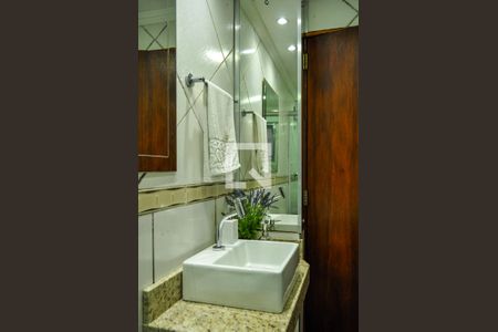 Banheiro da Área Gourmet de casa de condomínio à venda com 3 quartos, 230m² em Nonoai, Porto Alegre