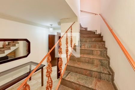 Escada de casa à venda com 3 quartos, 360m² em Vila Fermiano Pinto, São Paulo