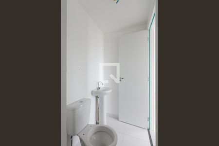 Banheiro de apartamento para alugar com 2 quartos, 32m² em Colônia (zona Leste), São Paulo