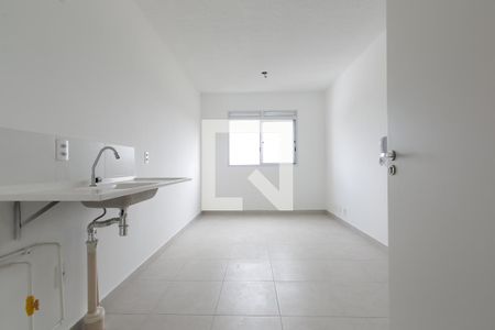 Sala / Cozinha de apartamento para alugar com 2 quartos, 32m² em Colônia (zona Leste), São Paulo