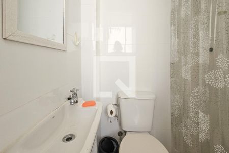 Banheiro de Serviço de apartamento para alugar com 3 quartos, 180m² em Centro, Guarujá