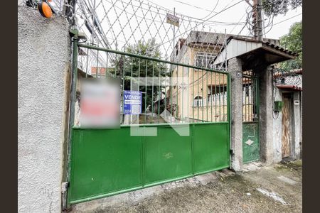 Fachada de casa à venda com 2 quartos, 60m² em Benfica, Rio de Janeiro