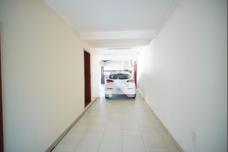 Garagem de casa à venda com 4 quartos, 313m² em Jardim Lindóia, Porto Alegre