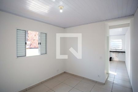 Quarto de casa para alugar com 1 quarto, 28m² em Taboão, Diadema