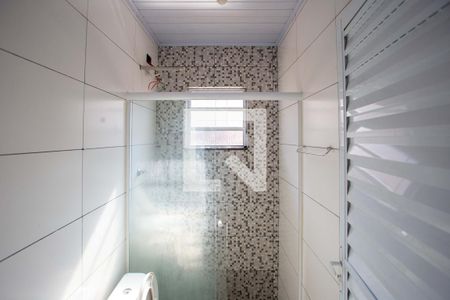 Banheiro de casa para alugar com 1 quarto, 28m² em Taboão, Diadema