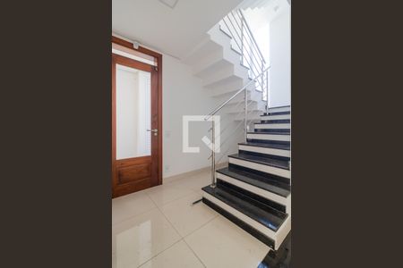 Corredor de casa à venda com 3 quartos, 178m² em Hípica, Porto Alegre