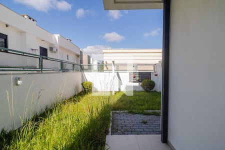Quintal dos fundos de casa à venda com 3 quartos, 178m² em Hípica, Porto Alegre