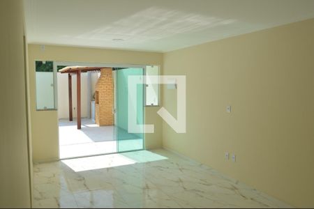 Sala de casa de condomínio à venda com 3 quartos, 100m² em Jacarepaguá, Rio de Janeiro