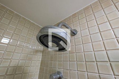 Banheiro de kitnet/studio à venda com 1 quarto, 30m² em Alto de Pinheiros, São Paulo
