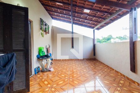 Varanda de casa à venda com 4 quartos, 130m² em Conjunto Habitacional Padre Jose de Anchieta, São Paulo