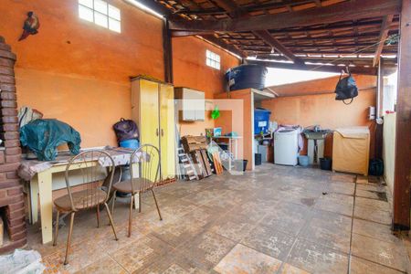 Quintal e Área de Serviço de casa à venda com 4 quartos, 130m² em Conjunto Habitacional Padre Jose de Anchieta, São Paulo
