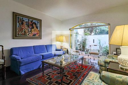 Casa à venda com 3 quartos, 289m² em Mirandópolis, São Paulo