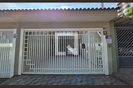 Fachada de casa à venda com 4 quartos, 227m² em Campestre, Santo André