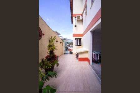 Quintal de casa de condomínio à venda com 5 quartos, 480m² em Itaipu, Niterói