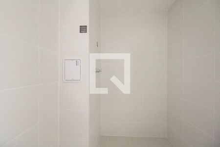 Banheiro de kitnet/studio para alugar com 1 quarto, 23m² em Tatuapé, São Paulo