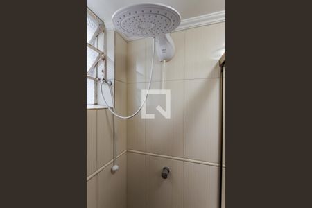 Banheiro de apartamento à venda com 1 quarto, 45m² em Vila Ipiranga, Porto Alegre