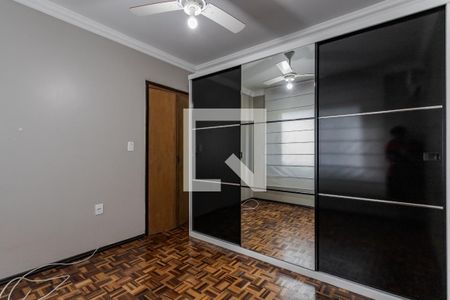 Quarto de apartamento à venda com 1 quarto, 45m² em Vila Ipiranga, Porto Alegre