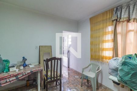Quarto de Serviço de casa à venda com 2 quartos, 121m² em Vila Regina, São Paulo