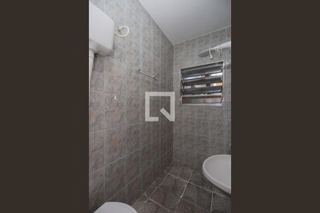 Banheiro de casa para alugar com 2 quartos, 60m² em Vila Amalia (zona Norte), São Paulo