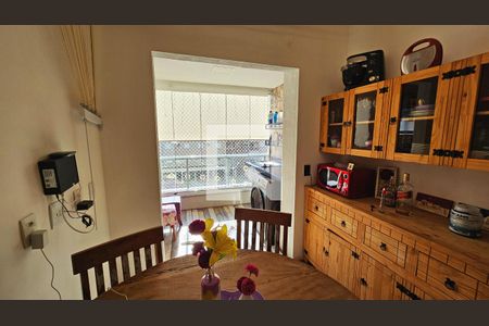 Apartamento à venda com 69m², 3 quartos e 2 vagasSala (Persiana automática)