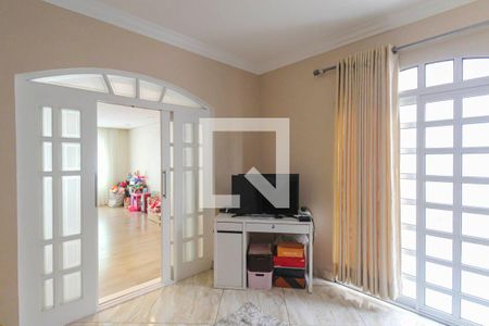 Sala de TV de casa à venda com 4 quartos, 240m² em Sítio da Figueira, São Paulo