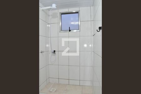 Banheiro de apartamento para alugar com 2 quartos, 47m² em Santa Cândida, Curitiba