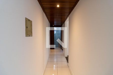 Corredor de apartamento à venda com 3 quartos, 64m² em Cristal, Porto Alegre