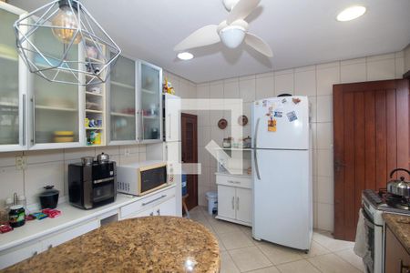 Cozinha de casa à venda com 4 quartos, 394m² em Partenon, Porto Alegre