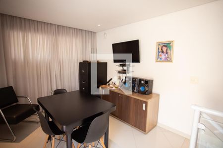 Escritório de casa à venda com 4 quartos, 210m² em Parque Sao Domingos, São Paulo