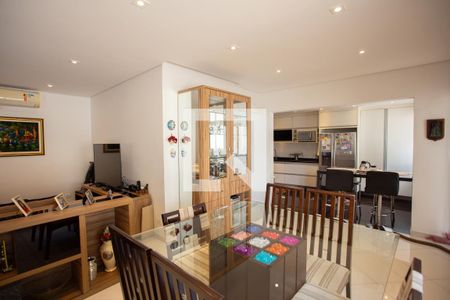 Sala de casa à venda com 4 quartos, 210m² em Parque Sao Domingos, São Paulo