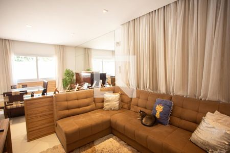 Sala de casa à venda com 4 quartos, 210m² em Parque Sao Domingos, São Paulo